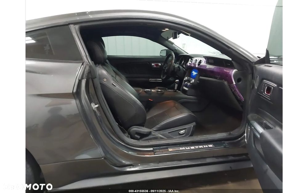 Ford Mustang - 7