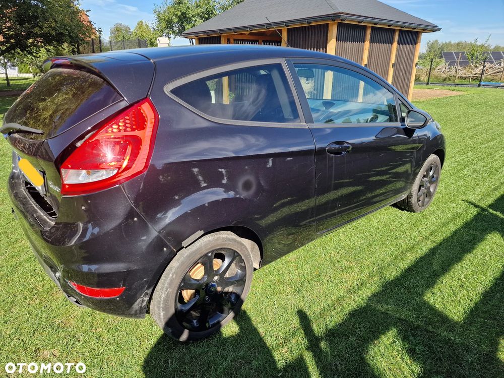 Ford Fiesta 2010 photo 4