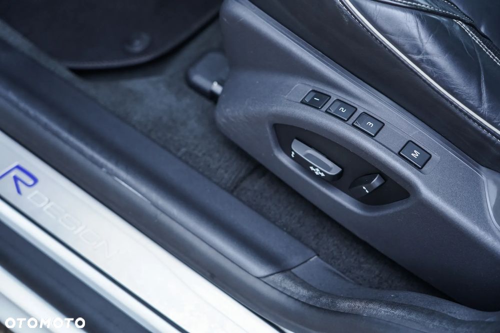 Volvo XC 60 T6 AWD RDesign - 27