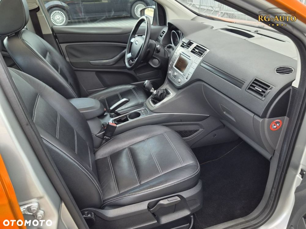 Ford Kuga - 32