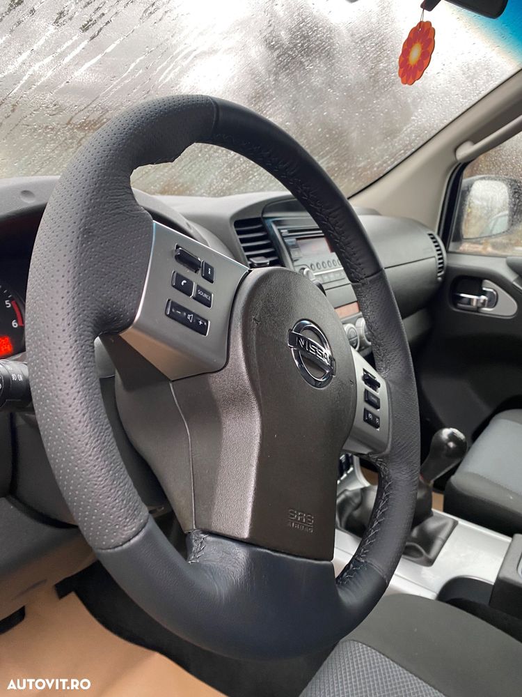 Nissan Navara 2.5 dCi Double Cab LE Plus - 6