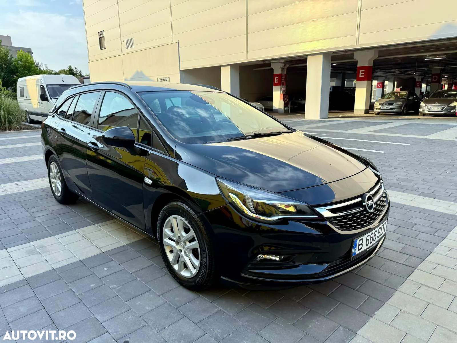 Opel Astra 1.6 CDTI Automatik Sports Tourer Active - 4