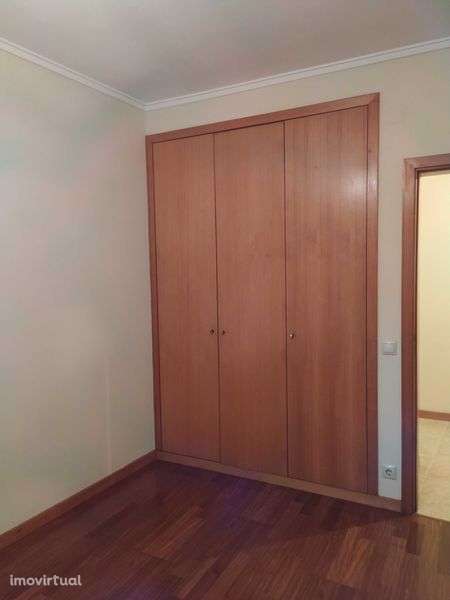 Apartamento T2 junto Igreja S J Madeira - Grande imagem: 3/10