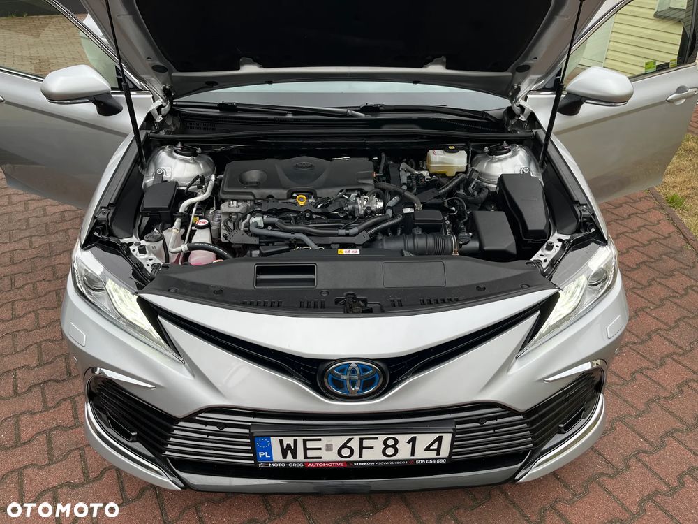 Toyota Camry 2.5 Hybrid Executive CVT - 32