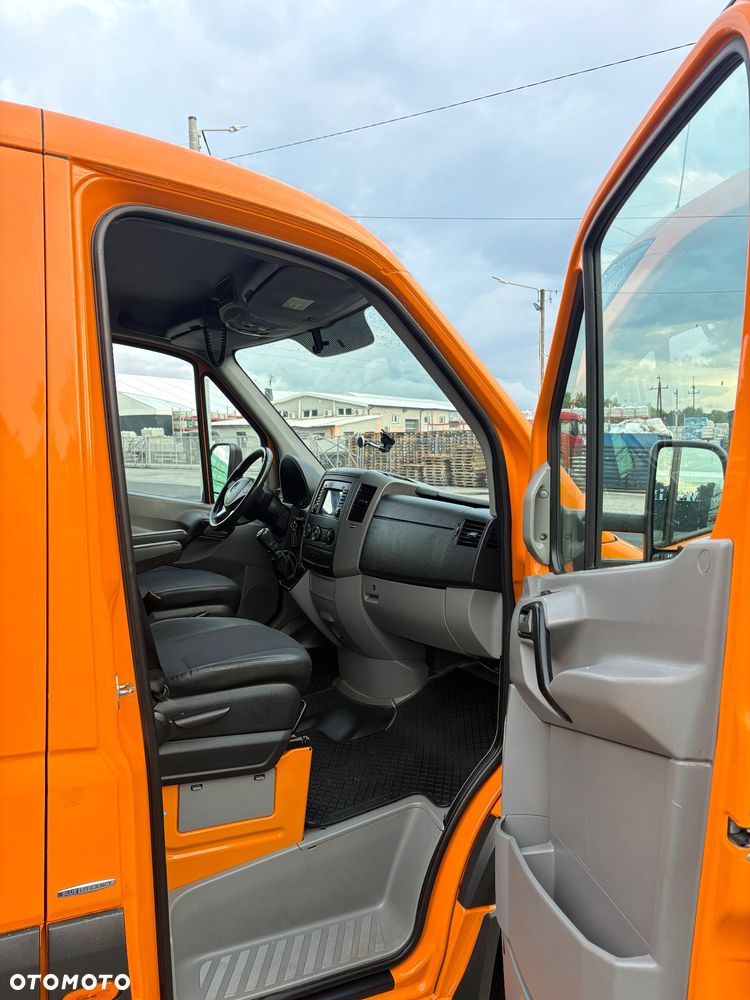 Mercedes-Benz Sprinter - 23