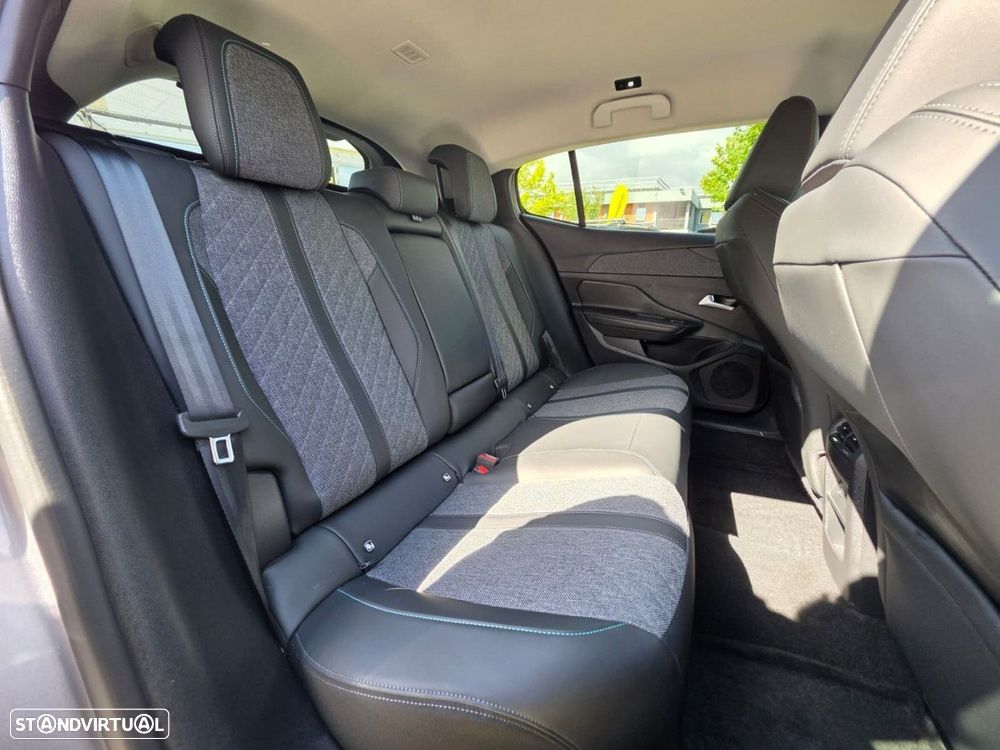 Peugeot 408 PureTech 130 EAT8 Allure Pack - 13