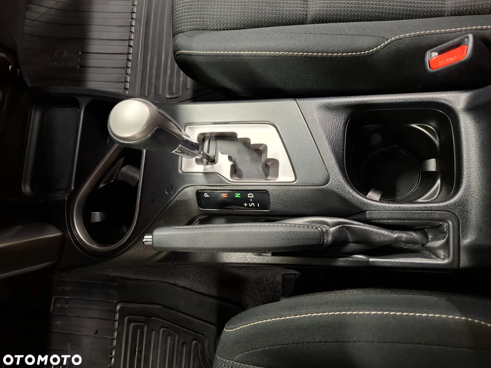 Toyota RAV4 Hybrid Selection 4x2 - 5