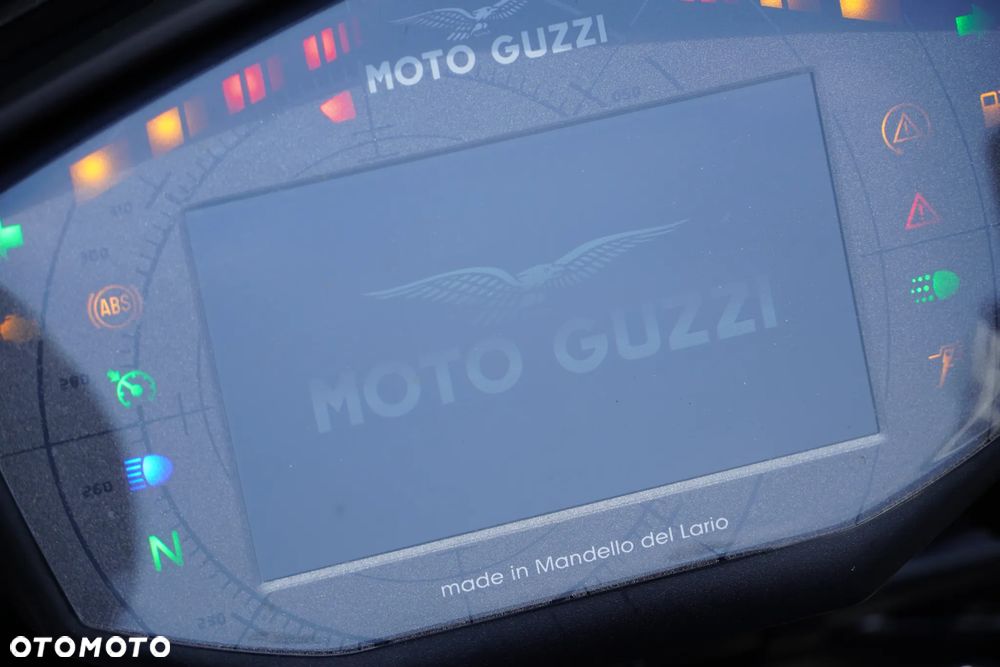 Moto Guzzi V85 - 22