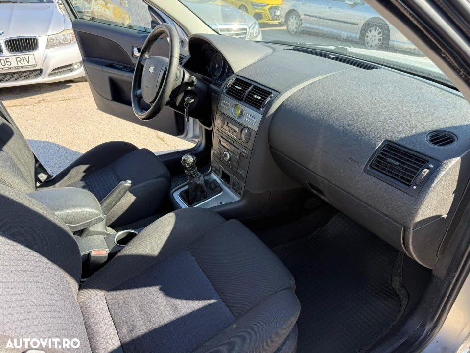 Ford Mondeo 1.8 Trend - 16