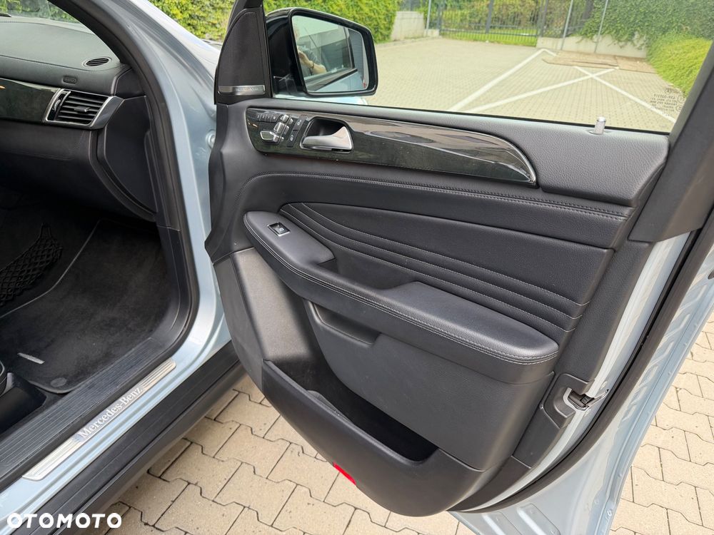 Mercedes-Benz GLE 350 d 4Matic 9G-TRONIC AMG Line - 21