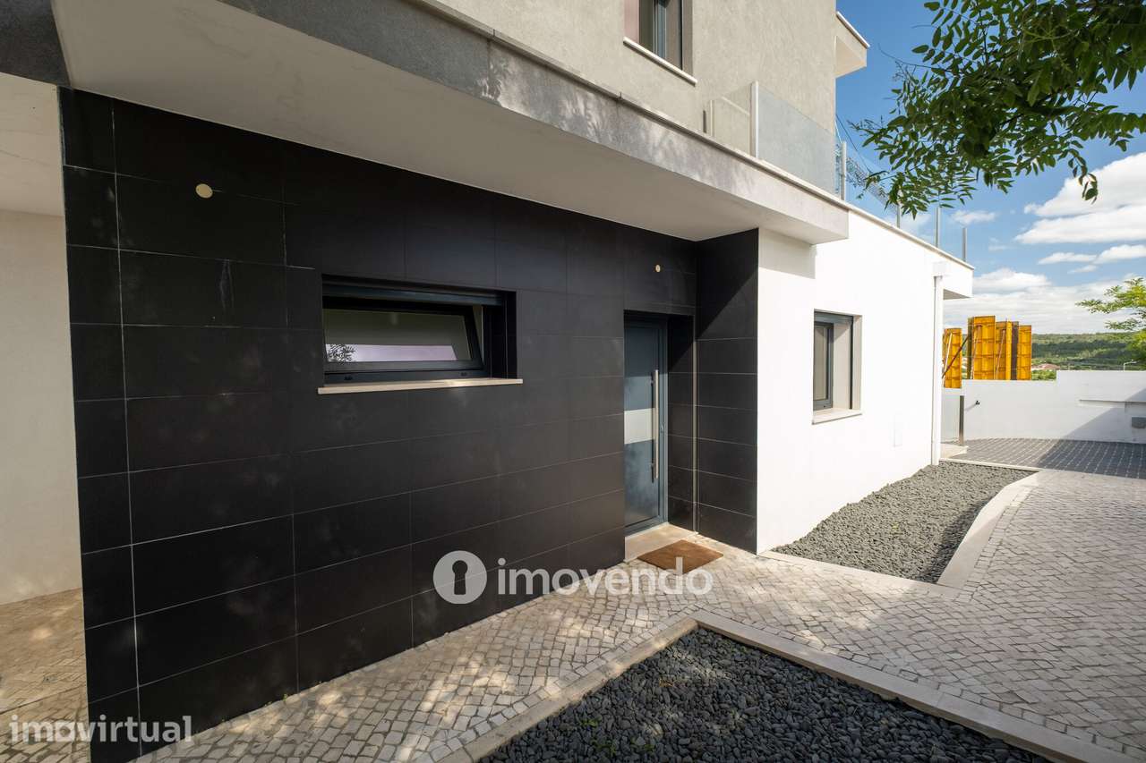 Moradia 4 moderna e exclusiva, com garagem, em Cernache, Coimbra - Grande imagem: 2/43