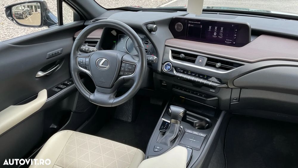 Lexus UX 250h 2.0L HEV 20H- (178 HP) 4X4 CVT Luxury - 17