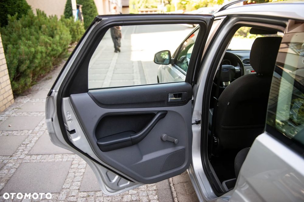 Ford Focus 1.6 16V Style - 20