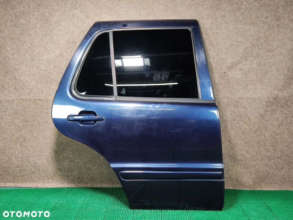 MERCEDES ML W163 97-05r Drzwi Tył Prawy - 1