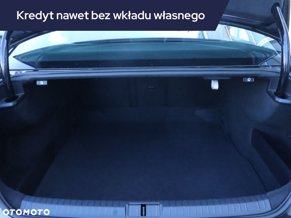 Volkswagen Passat - 15