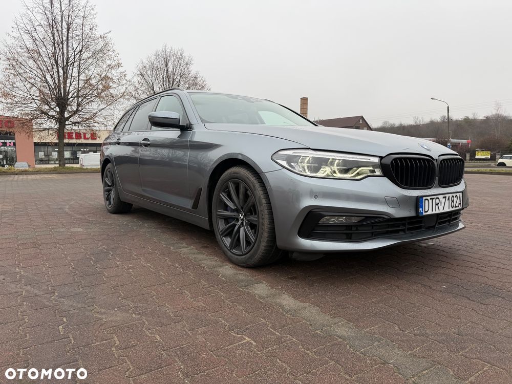 BMW Seria 5 530d xDrive Sport Line sport - 2