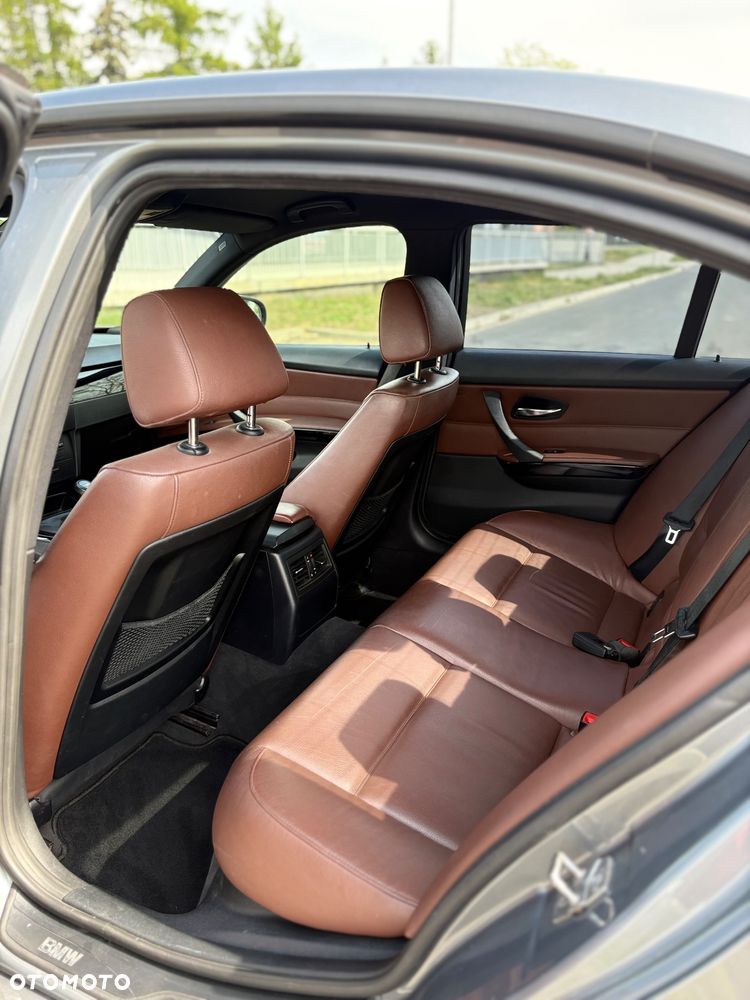 BMW Seria 3 318d - 15