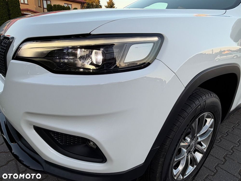 Jeep Cherokee - 16