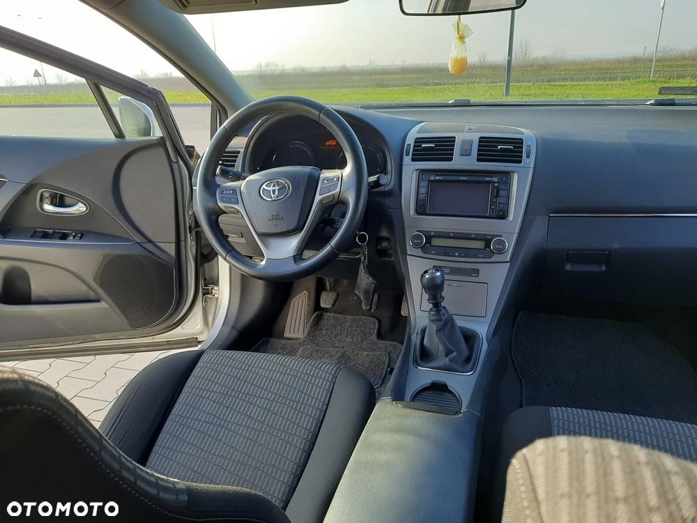 Toyota Avensis 2.0 D-4D Combi - 8