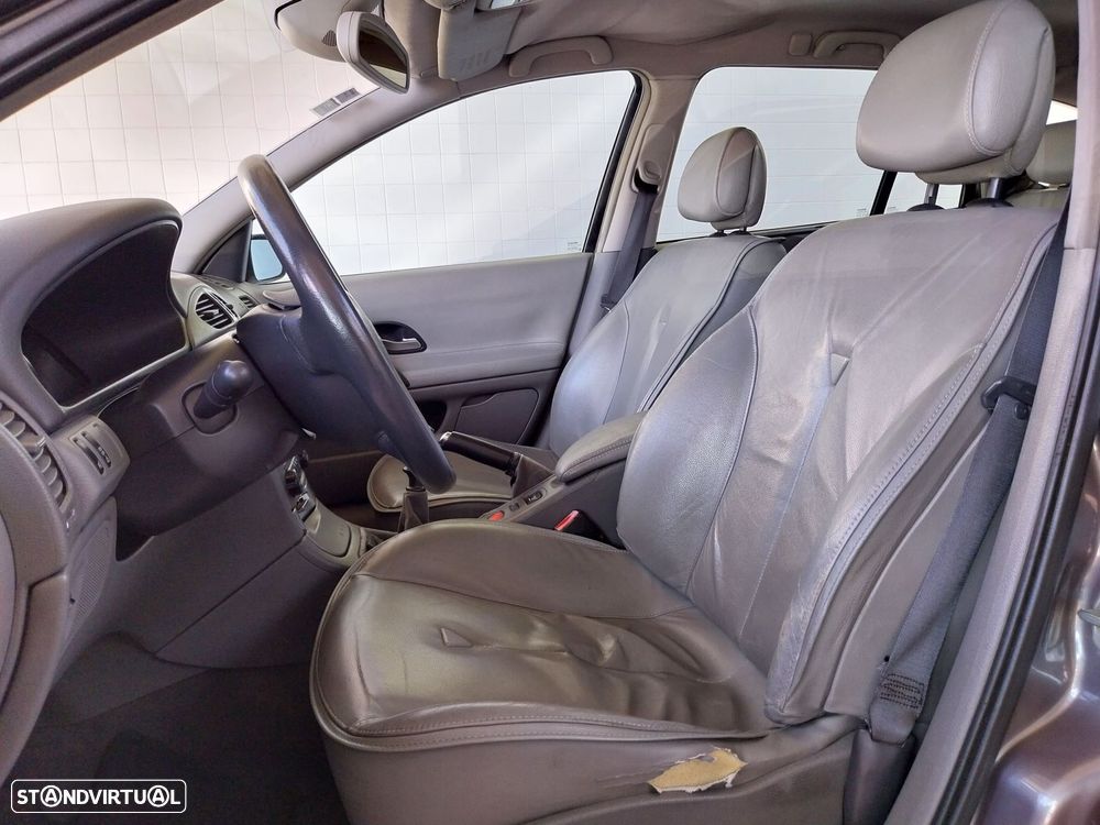 Renault Laguna Break 2.0 T Dynamique Edition - 4