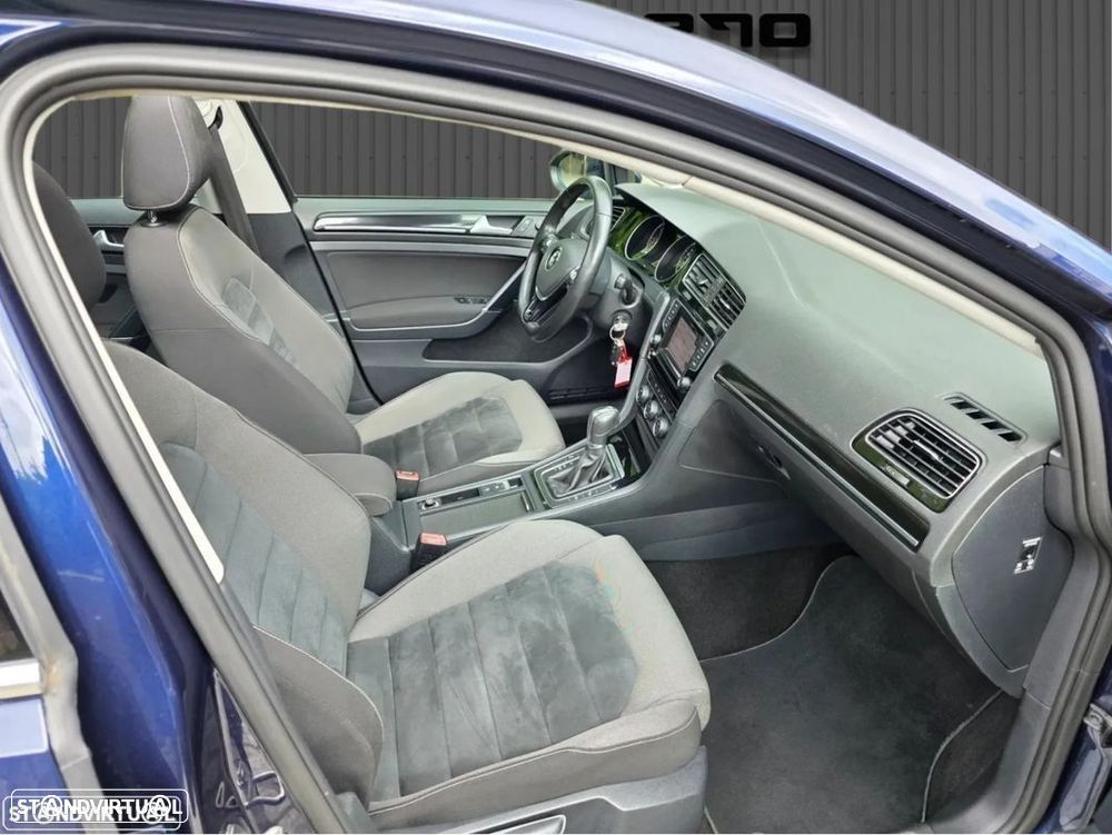VW Golf Variant 1.6 TDi Highline DSG - 16
