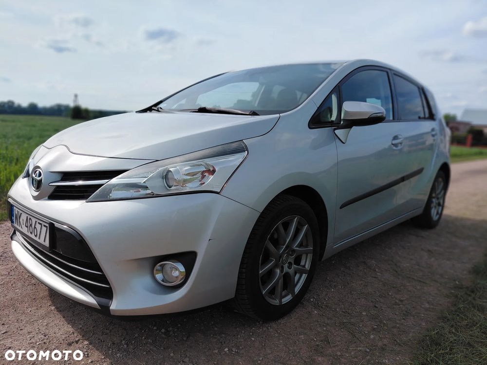 Toyota Verso 2.0 D-4D Premium - 9
