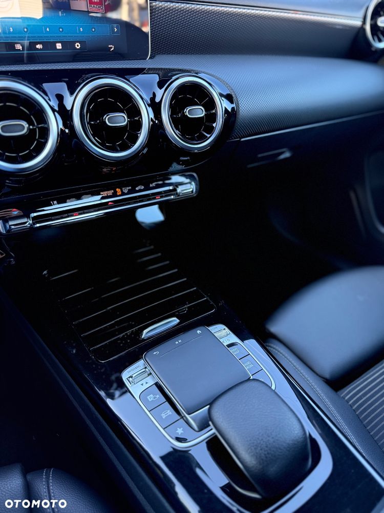 Mercedes-Benz Klasa A 180 7G-DCT - 9