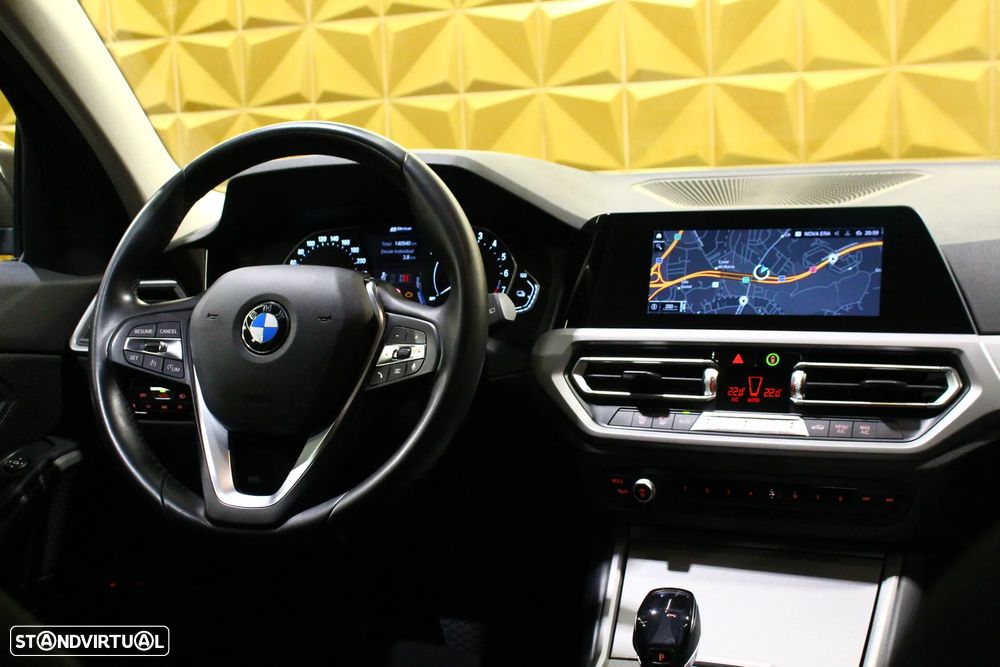 BMW 330 e Touring Corporate Edition Auto - 16