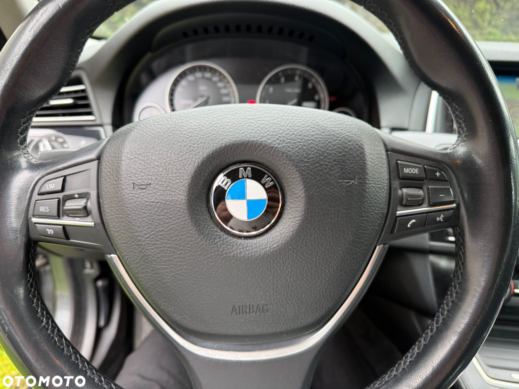 BMW Seria 5 520i - 14