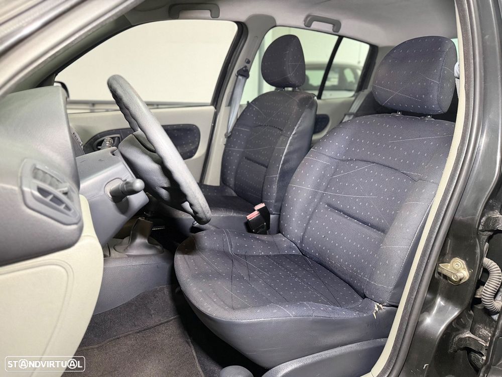Renault Clio 1.2 16V Confort Dynamique - 13