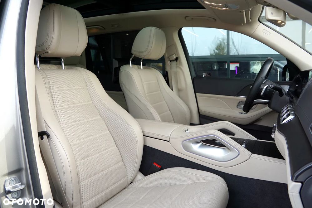 Mercedes-Benz GLS - 21