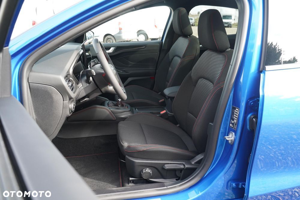 Ford Focus 1.0 EcoBoost mHEV ST-Line X - 13