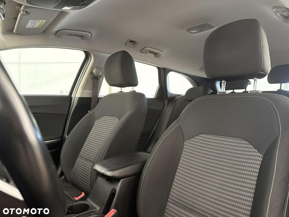 Kia Ceed - 12