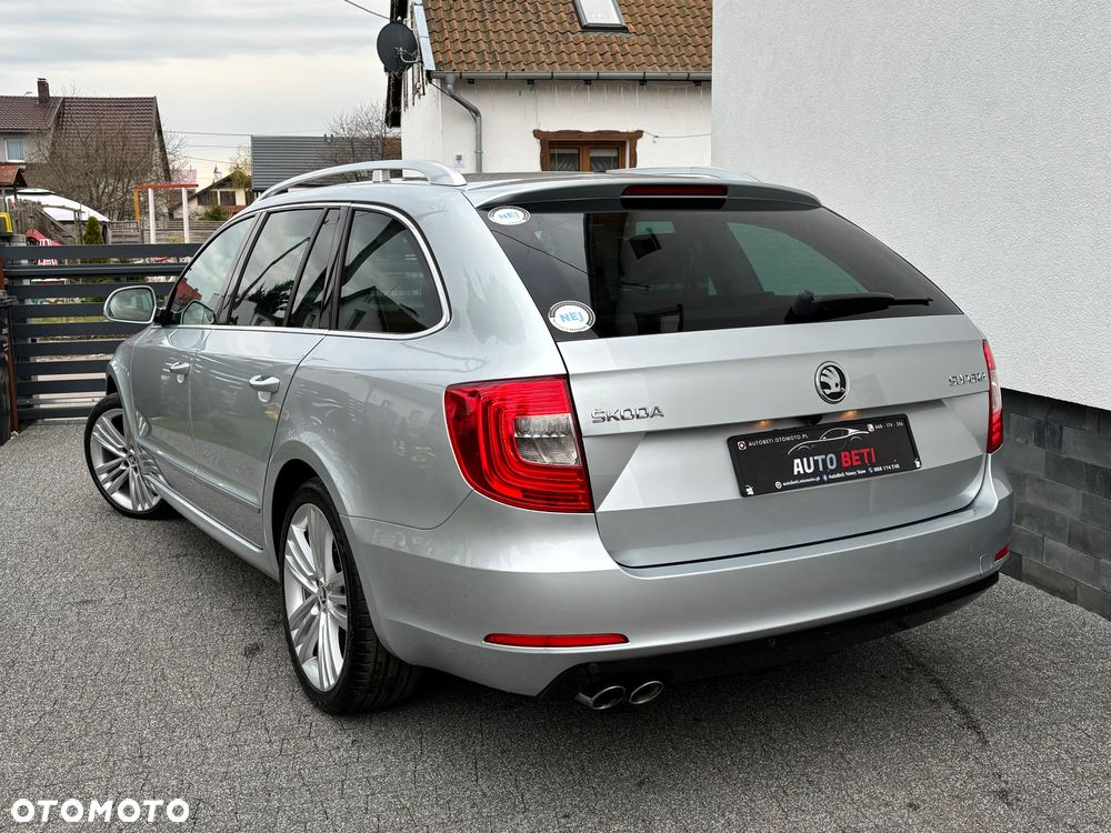 Skoda Superb 2.0 TDI Green tec DSG Elegance - 17