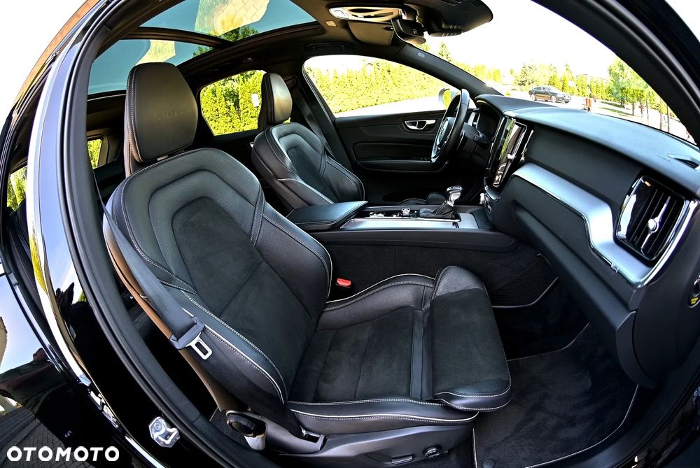 Volvo XC 60 T5 R-Design - 19