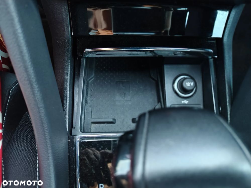 Skoda Karoq 2.0 TDI SCR 4x4 Sportline DSG - 24