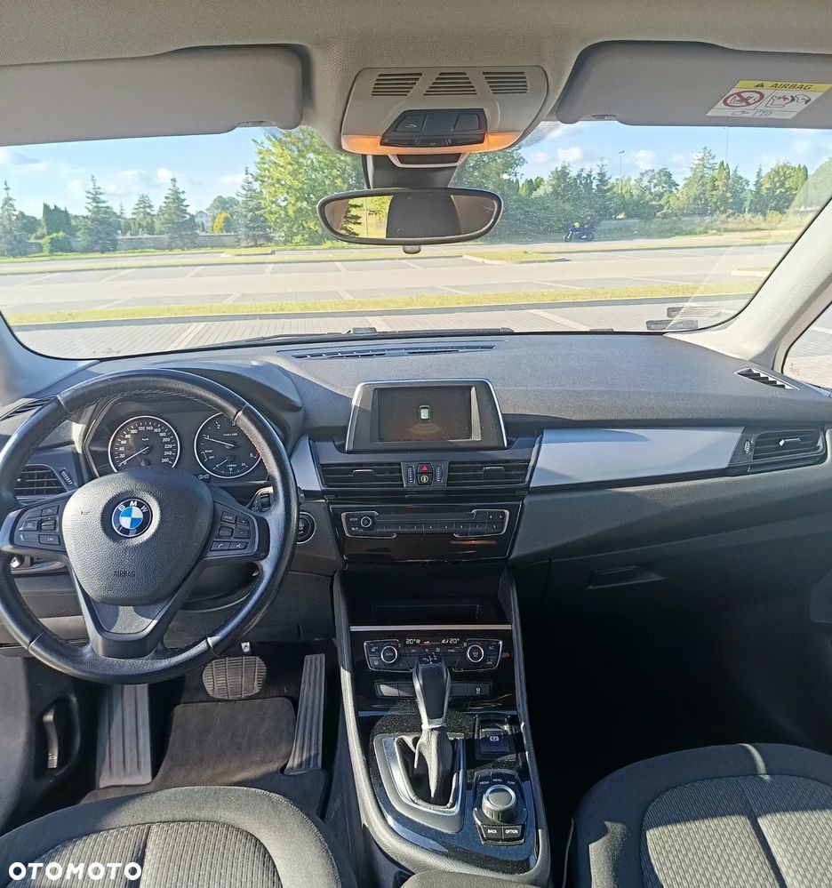 BMW Seria 2 218d - 16