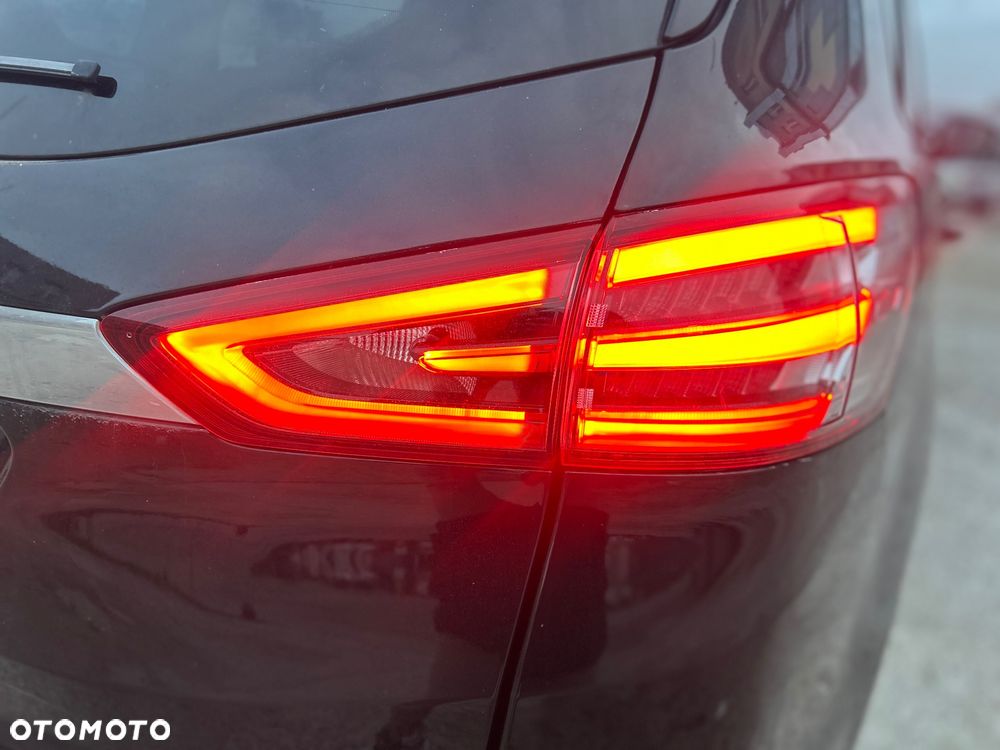 Ford S-Max 2.0 EcoBoost Titanium - 28