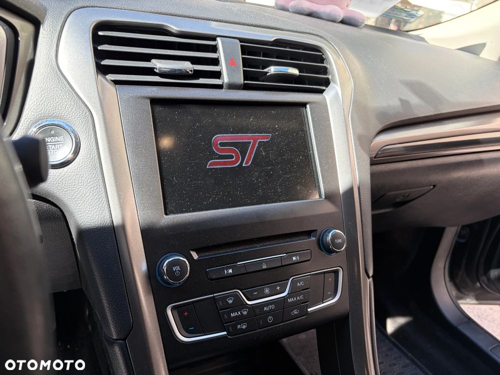 Ford Fusion - 16