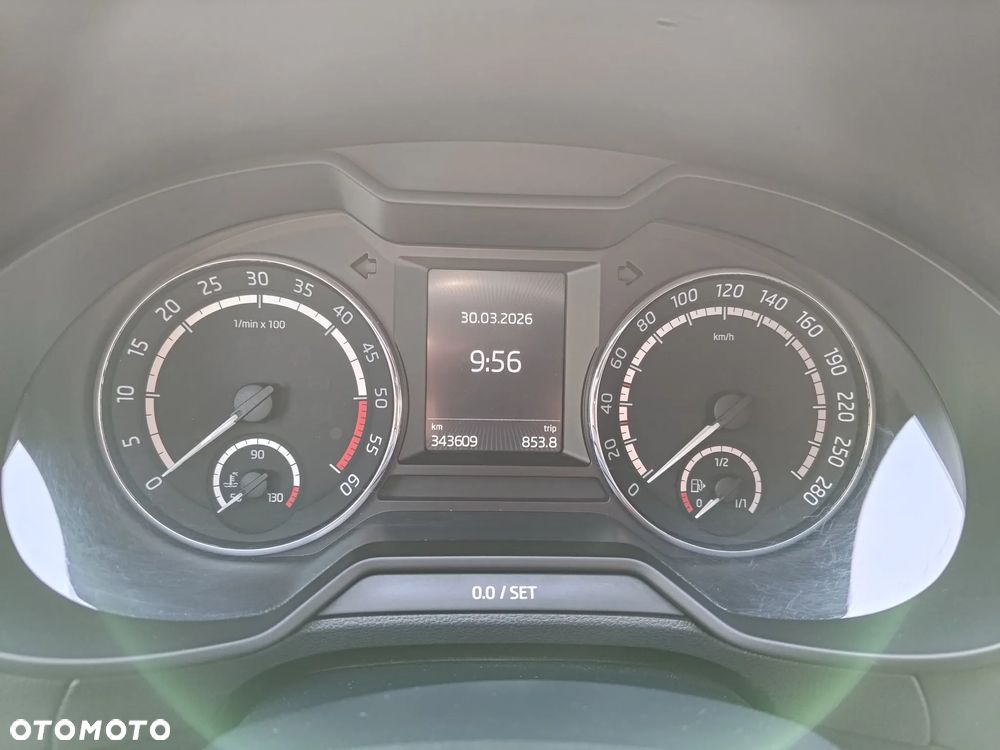 Skoda Octavia 2.0 TDI RS DSG - 9