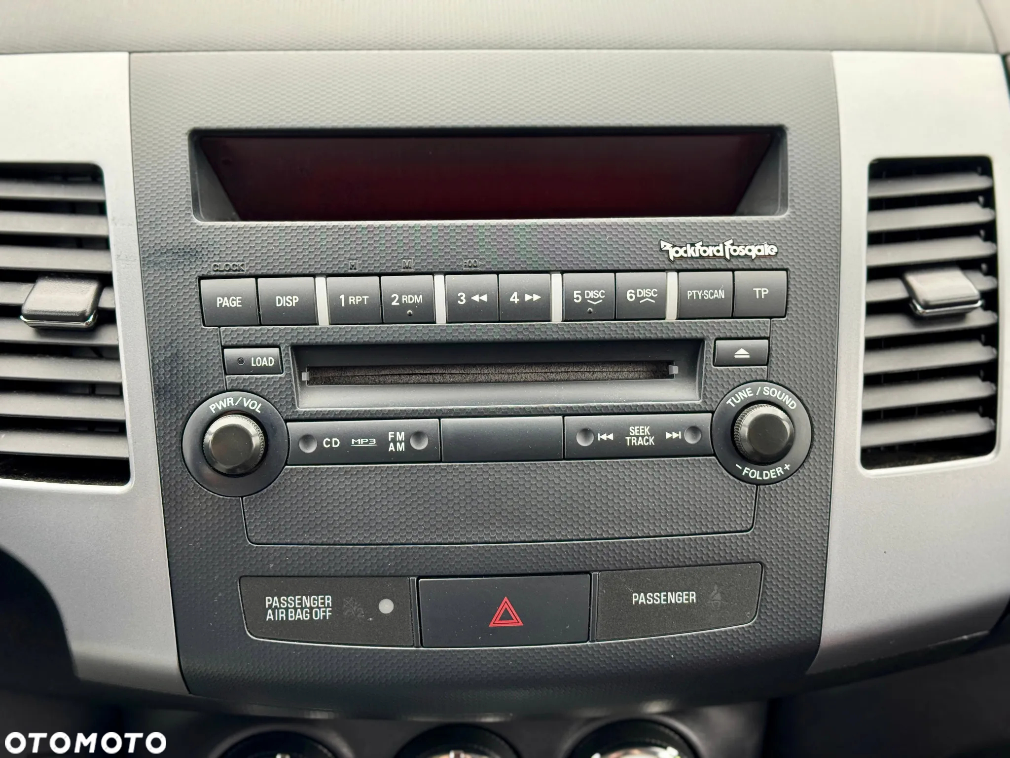 Mitsubishi Outlander 2.4 4WD CVT Intense - 28