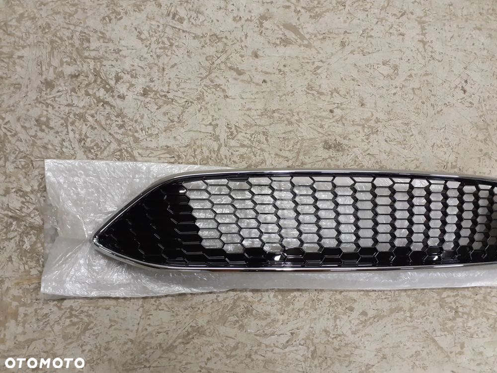 GRILL ATRAPA FORD FOCUS MK3 LIFT ST LINE 2014-2018R F1EJ-8200 - 2
