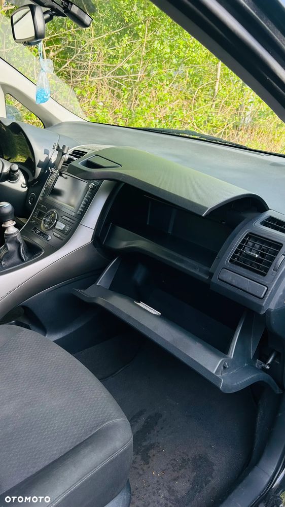 Toyota Auris 2.2 D-4D X + NAVI - 15