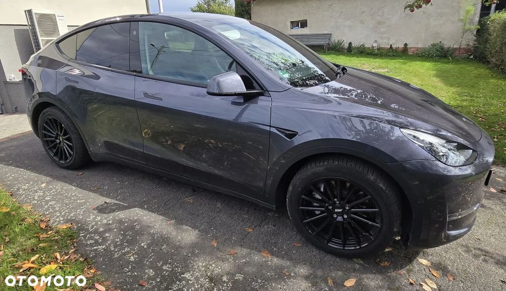 Tesla Y Model Long Range Dual Motor AWD - 1
