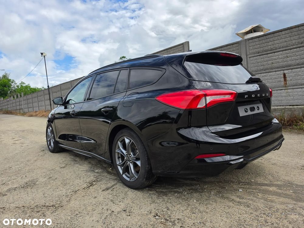 Ford Focus 1.0 EcoBoost STart-Stopp-System ST-LINE X - 6