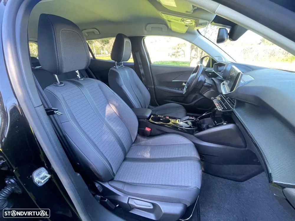 Peugeot e-2008 50 kWh Allure - 28