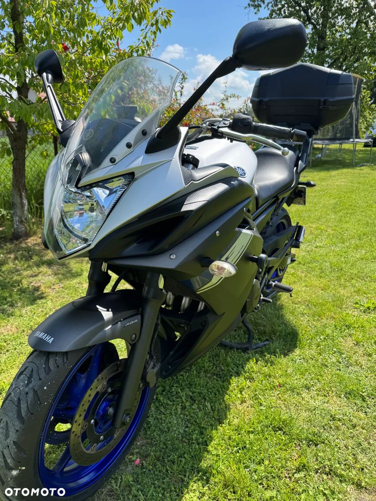 Yamaha XJ - 6