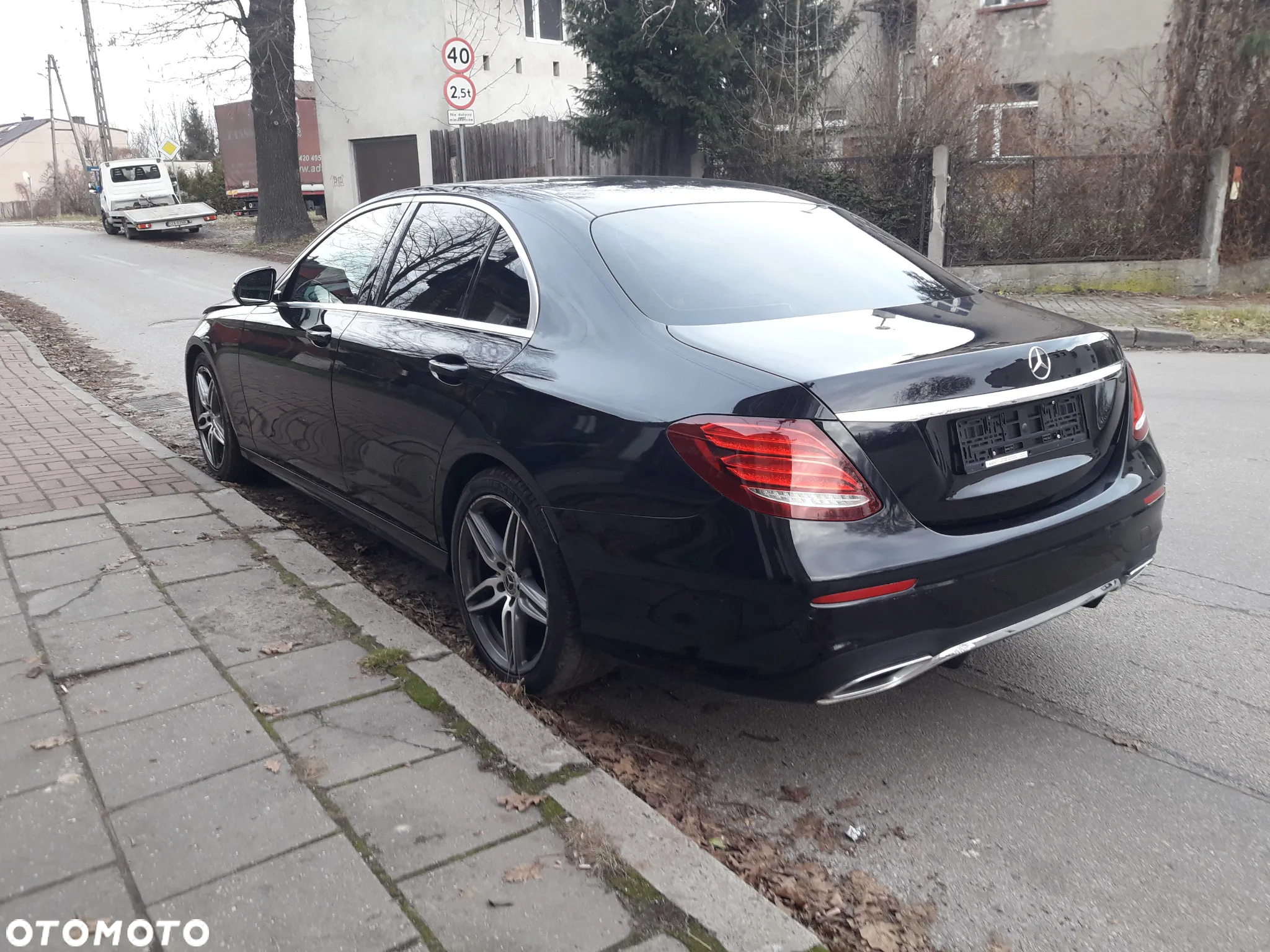 Mercedes-Benz Klasa E 220 d AMG/Avantgarde - 3