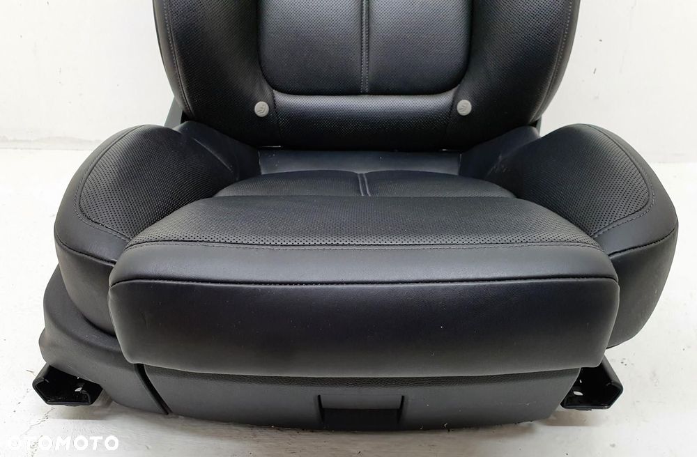 FOTEL PRAWY PRZEDNI PRZÓD PASAŻERA SKÓRA GRZANY PORSCHE CAYENNE II 7P5 EURO - 2