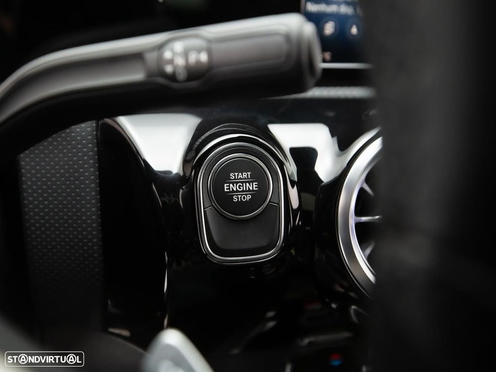 Mercedes-Benz A 250 e 8G-DCT Edition 2020 - 21